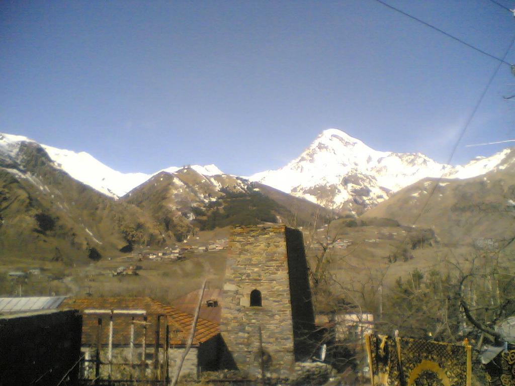 Archil&Nino Gigauri Guest House Kazbegi Exterior foto