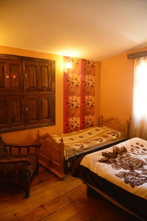 Archil&Nino Gigauri Guest House Kazbegi Exterior foto
